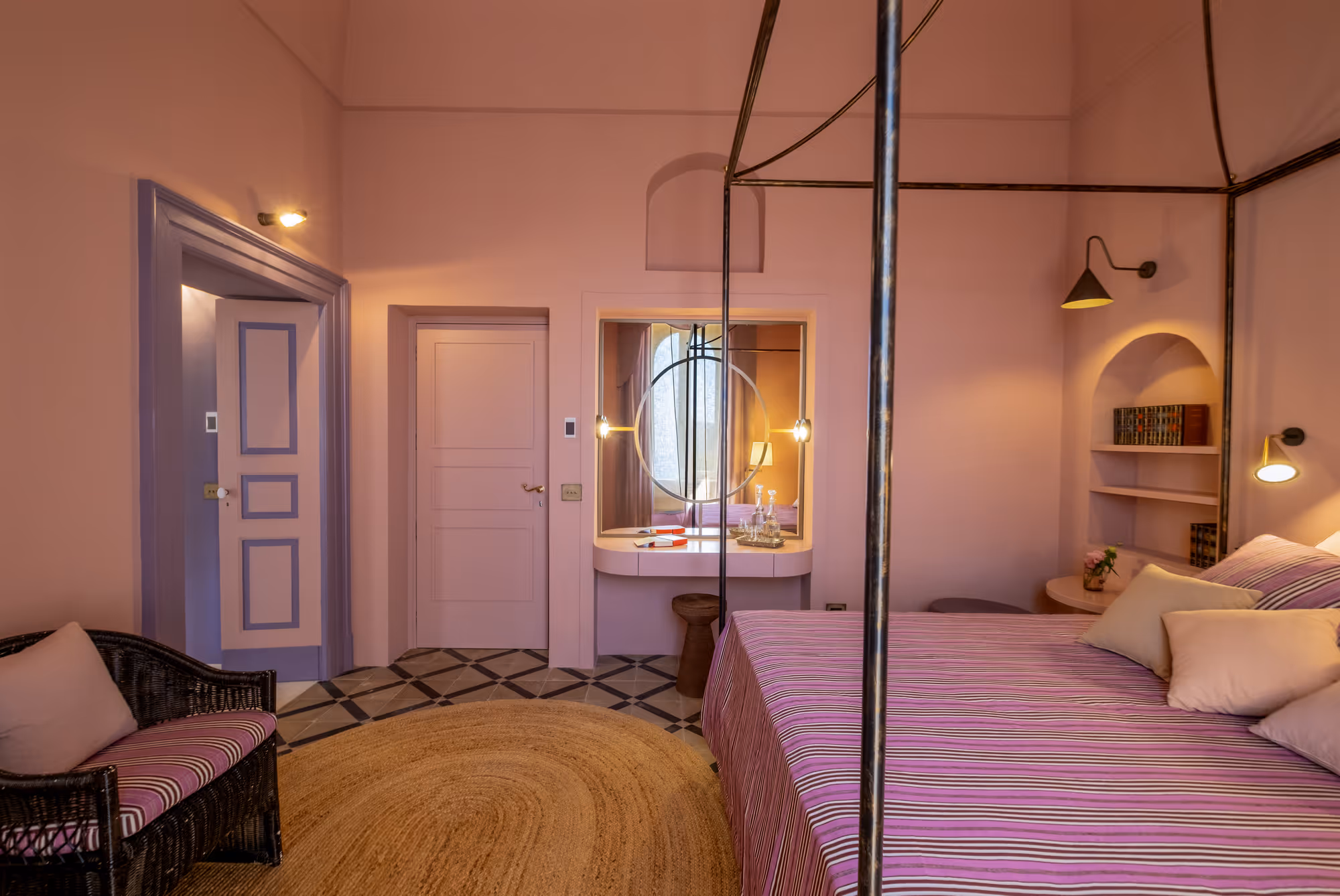 Essentia Creatix, interior detail 1