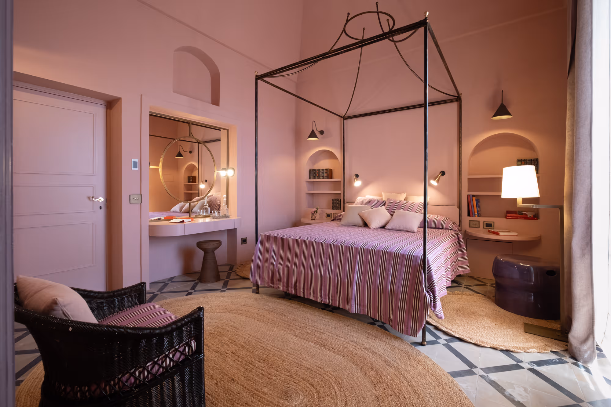 Essentia Creatix, interior detail 4