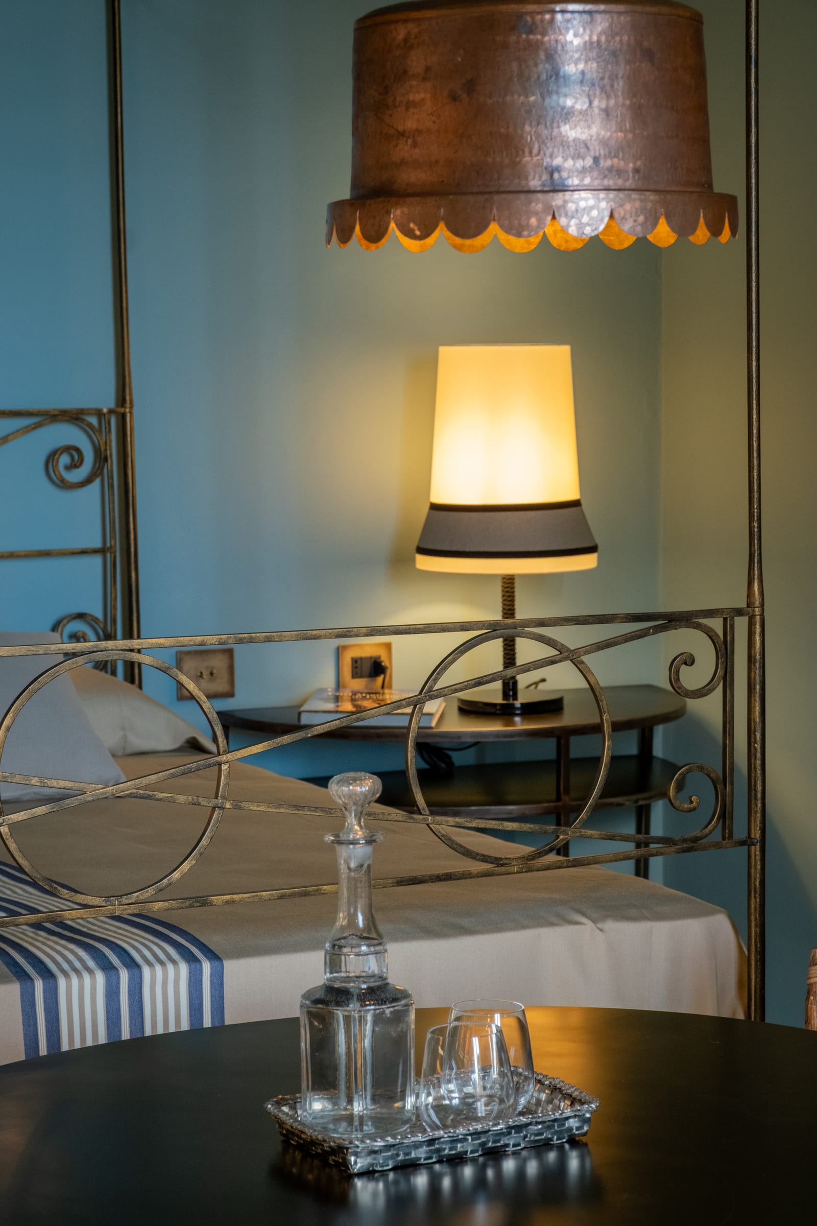 Serenitas Domus bedroom with arched alcove